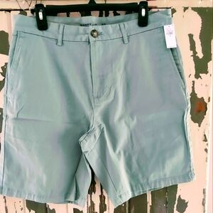 LT GREEN CHINO SHORTS 34 SLIM NWT, NO PRICING